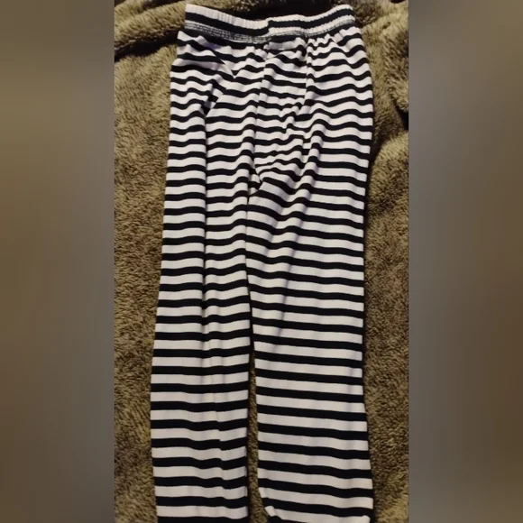 🎉2T clothing bundle🎉 - Picture 11 of 11